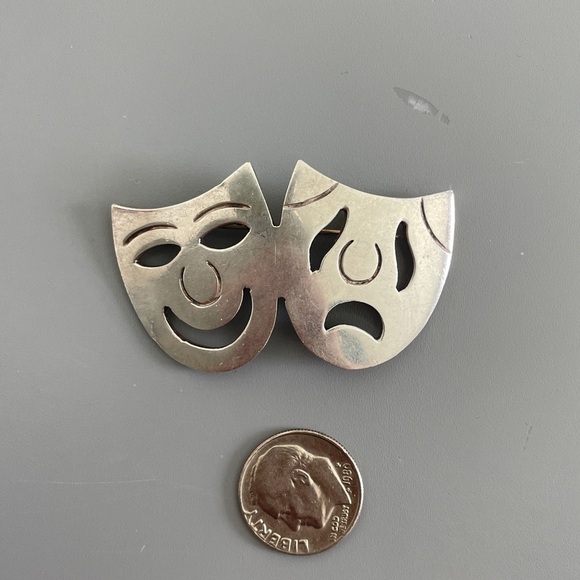 Silver Comedy and Tragedy Mask Brooch - Picture 1 of 3